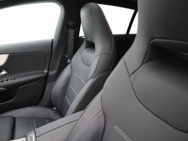 MERCEDES-BENZ CLA Class Photo 17