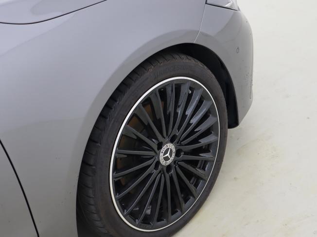 MERCEDES-BENZ CLA Class Photo 6