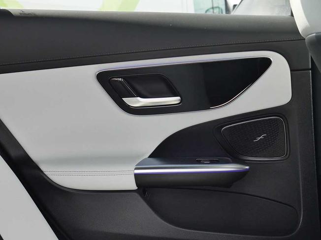 MERCEDES-BENZ C Class Photo 39