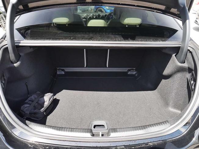 MERCEDES-BENZ C Class Photo 9