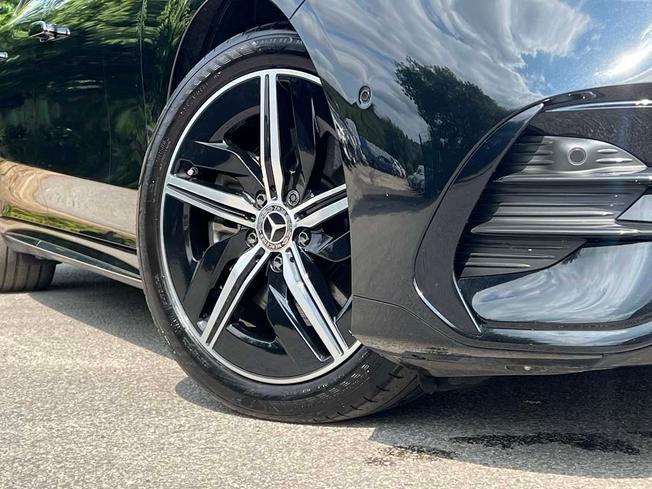 MERCEDES-BENZ CLA Class Photo 14