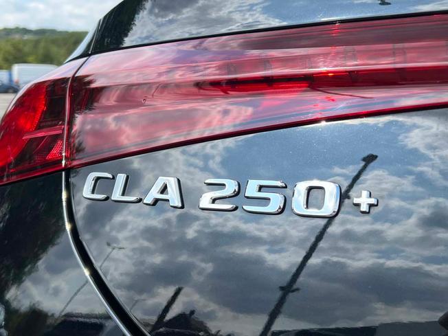 MERCEDES-BENZ CLA Class Photo 21