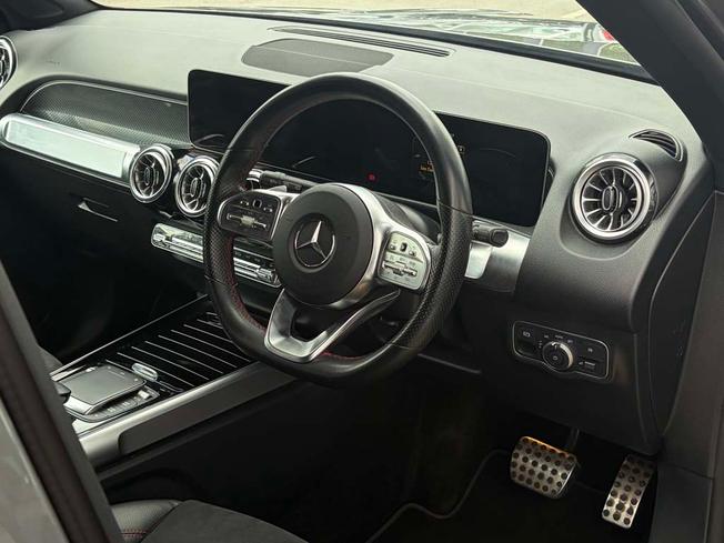 MERCEDES-BENZ GLB Photo 18