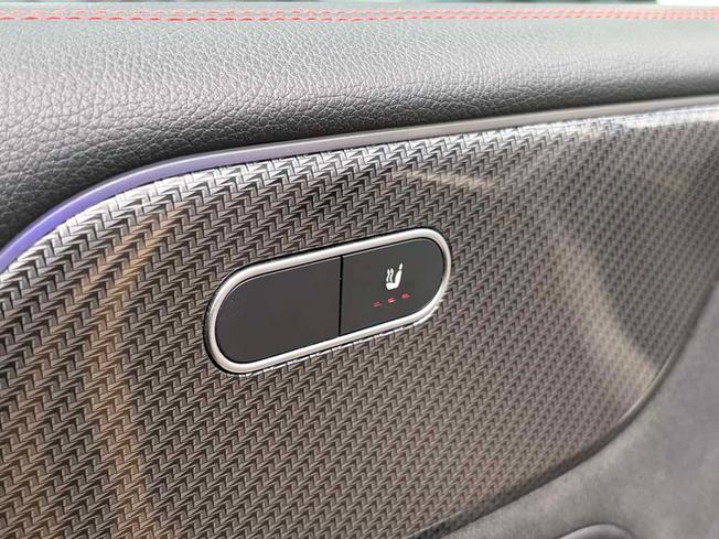 MERCEDES-BENZ GLB Photo 19