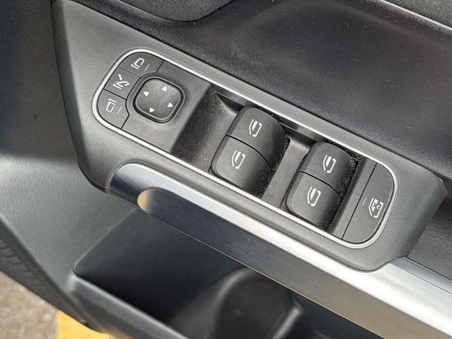 MERCEDES-BENZ GLB Photo 20