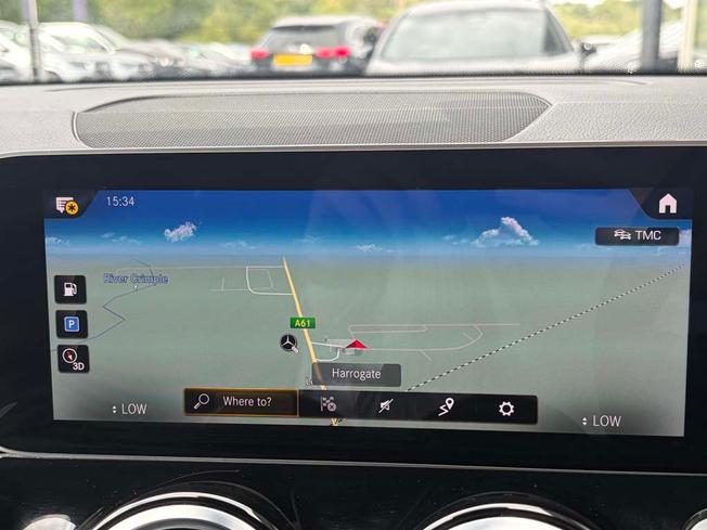 MERCEDES-BENZ GLB Photo 32