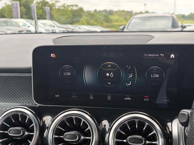 MERCEDES-BENZ GLB Photo 33
