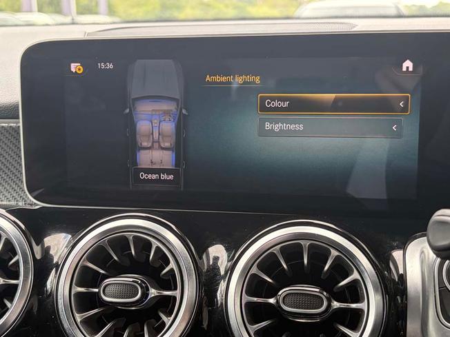 MERCEDES-BENZ GLB Photo 36
