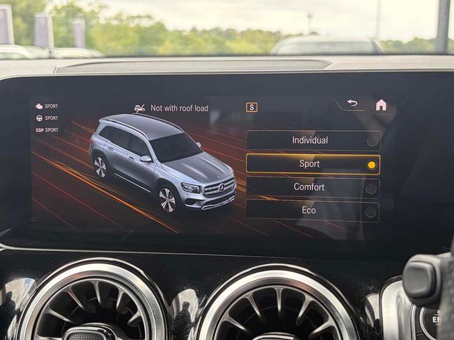 MERCEDES-BENZ GLB Photo 39
