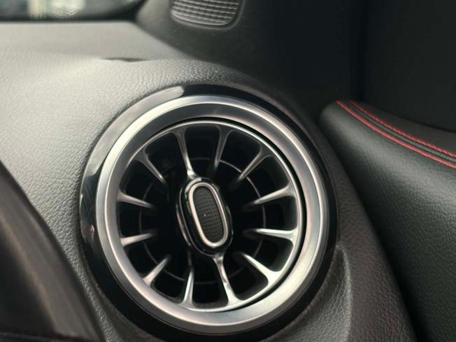MERCEDES-BENZ GLB Photo 42