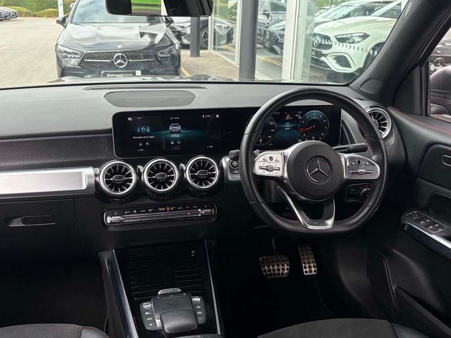 MERCEDES-BENZ GLB Photo 5