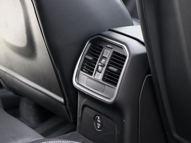 PORSCHE Macan Photo 25