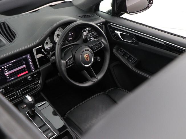 PORSCHE Macan Photo 27