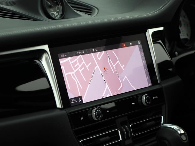 PORSCHE Macan Photo 32