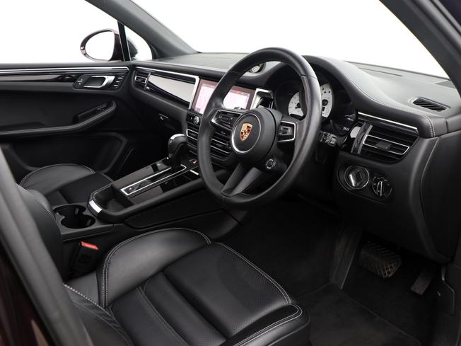 PORSCHE Macan Photo 37