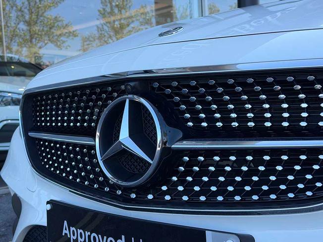 MERCEDES-BENZ E Class Photo 17