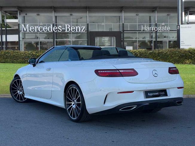 MERCEDES-BENZ E Class Photo 2