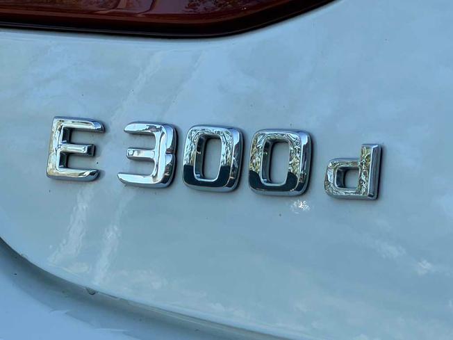 MERCEDES-BENZ E Class Photo 22