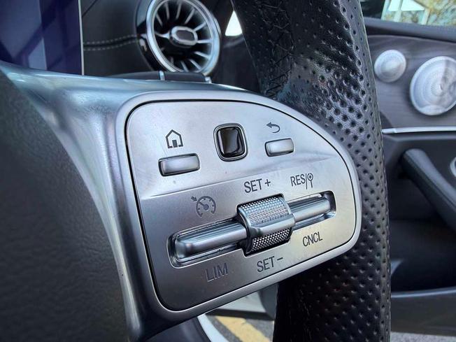 MERCEDES-BENZ E Class Photo 30