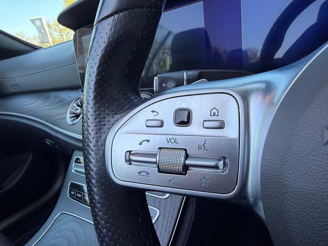 MERCEDES-BENZ E Class Photo 33