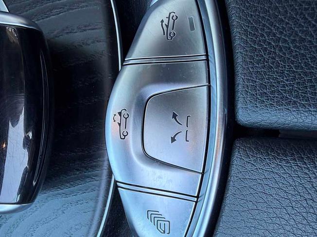 MERCEDES-BENZ E Class Photo 34