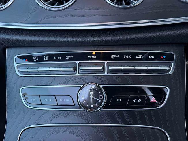 MERCEDES-BENZ E Class Photo 36
