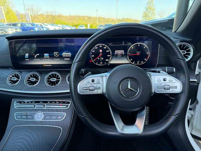 MERCEDES-BENZ E Class Photo 4