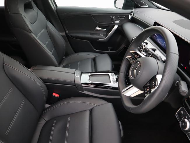 MERCEDES-BENZ A Class Photo 14