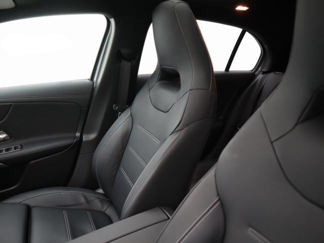 MERCEDES-BENZ A Class Photo 16