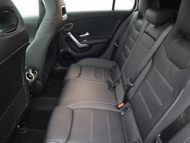 MERCEDES-BENZ A Class Photo 8