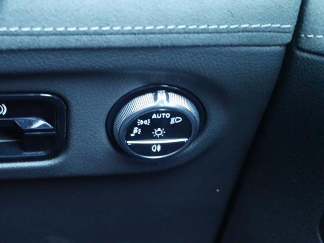 MERCEDES-BENZ Eqe Photo 14