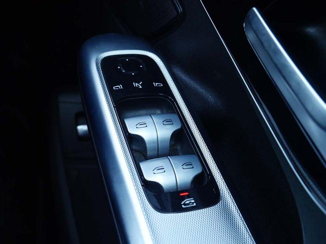MERCEDES-BENZ Eqe Photo 15