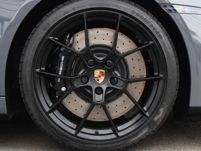 PORSCHE 911 Photo 14