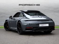PORSCHE 911 Photo 2