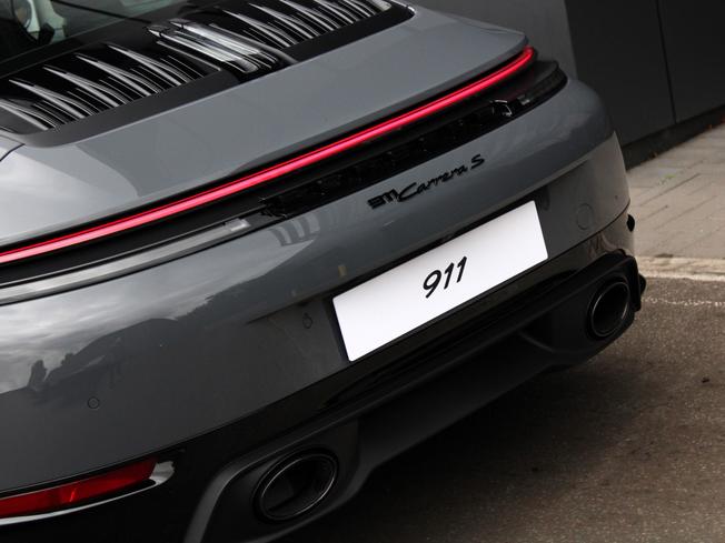 PORSCHE 911 Photo 25