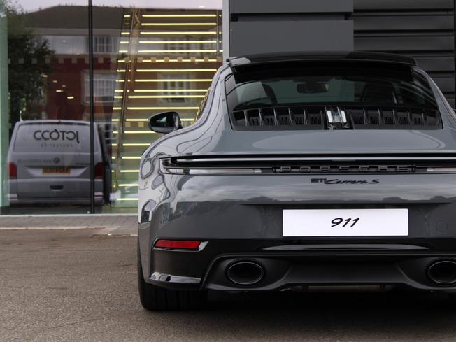 PORSCHE 911 Photo 31
