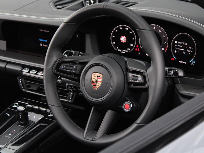 PORSCHE 911 Photo 33