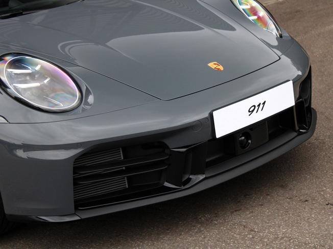 PORSCHE 911 Photo 9