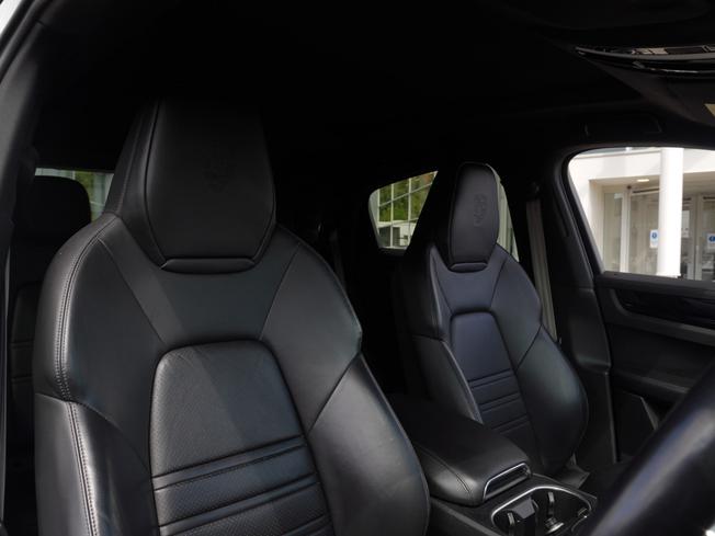 PORSCHE Cayenne Photo 9