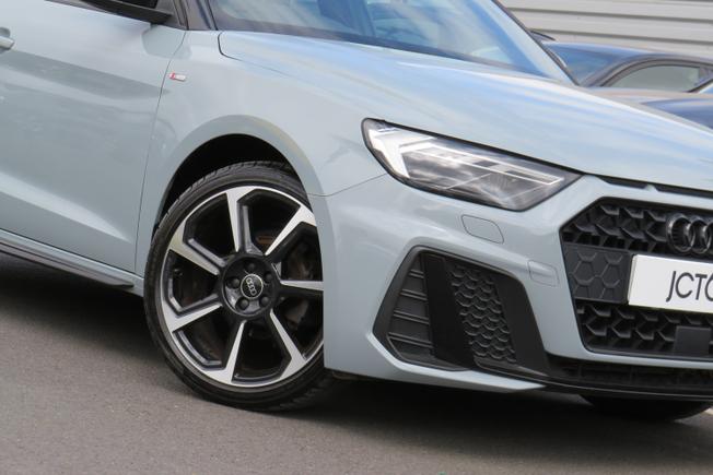 AUDI A1 Photo 6