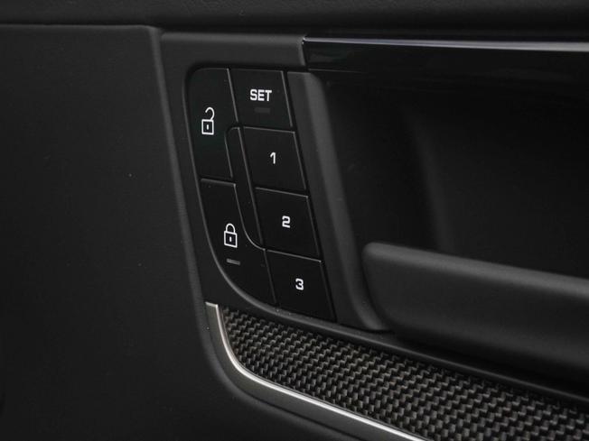 PORSCHE Cayenne Photo 22