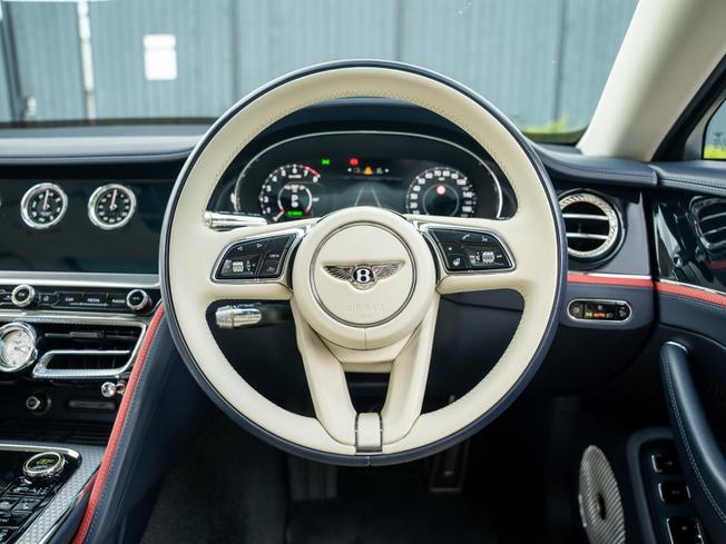 BENTLEY Flying Spur Photo 19