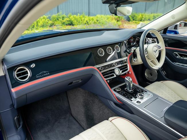 BENTLEY Flying Spur Photo 2