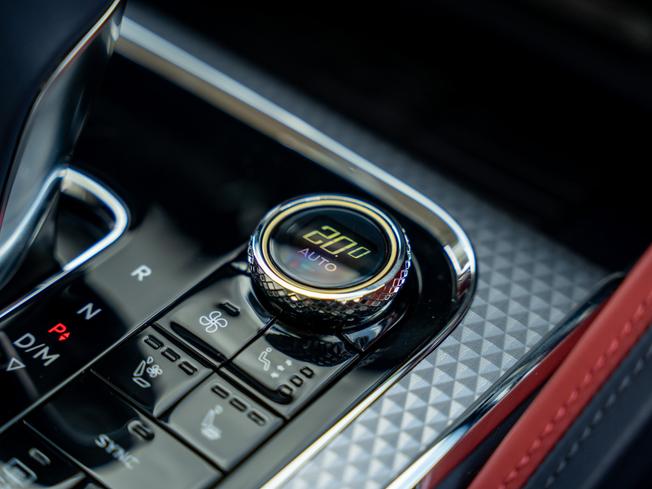 BENTLEY Flying Spur Photo 35