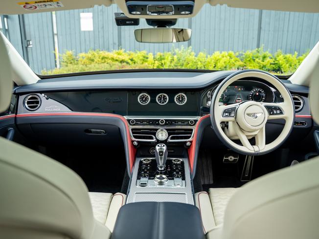 BENTLEY Flying Spur Photo 4