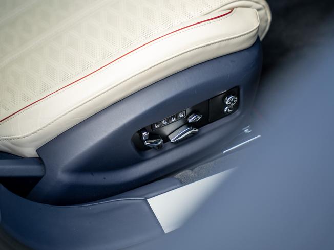BENTLEY Flying Spur Photo 43