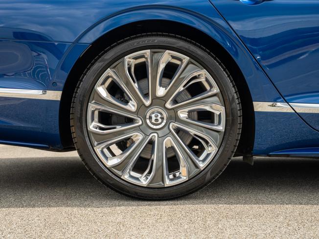 BENTLEY Flying Spur Photo 6