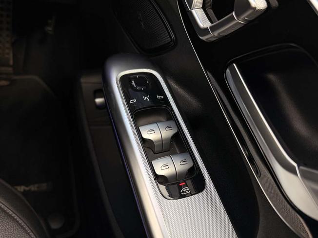 MERCEDES-BENZ Eqe Photo 15