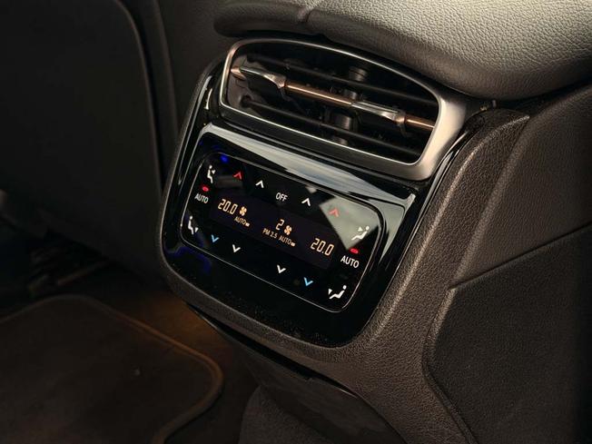 MERCEDES-BENZ Eqe Photo 36