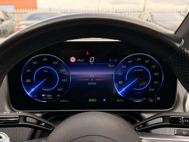 MERCEDES-BENZ Eqe Photo 4
